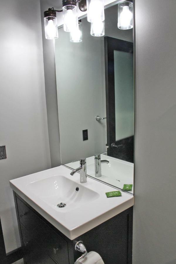 The Serenity Suite - Main Street Lodge In Berlin Exteriér fotografie